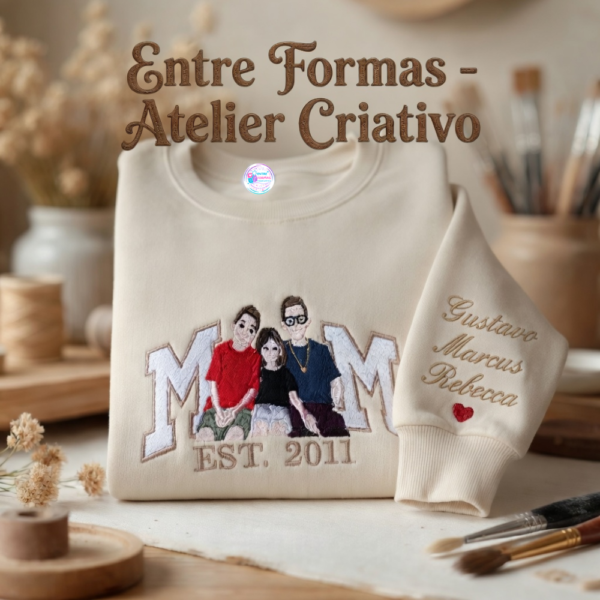 Sweatshirt Bordada MOM com foto e ano nomes nas mangas